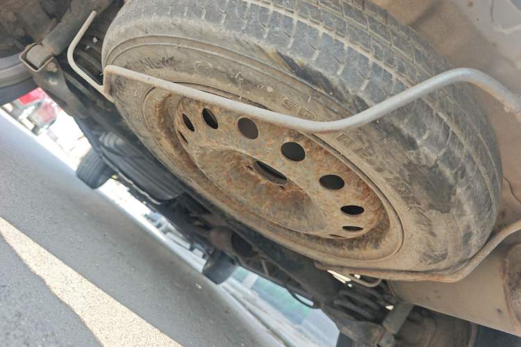 Used Dongfeng Shuaike 2011 1.6L Manual Comfort 7-Seater Chassis Rear