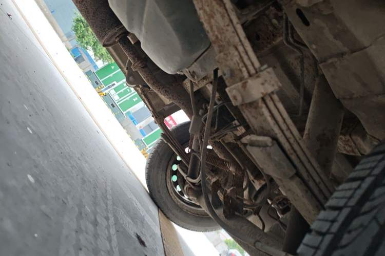 Used Dongfeng Shuaike 2011 1.6L Manual Commercial 5-Seater Chassis Rear Left