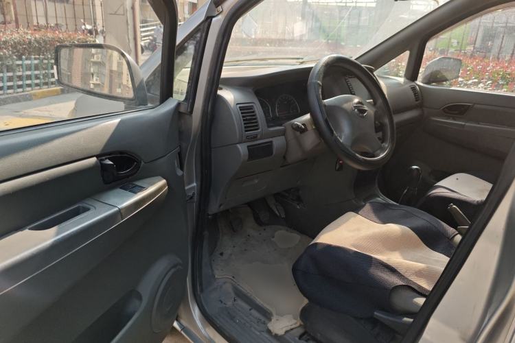 Used Dongfeng Shuaike 2011 1.5L Manual Standard 5-Seater China IV Driver Seat