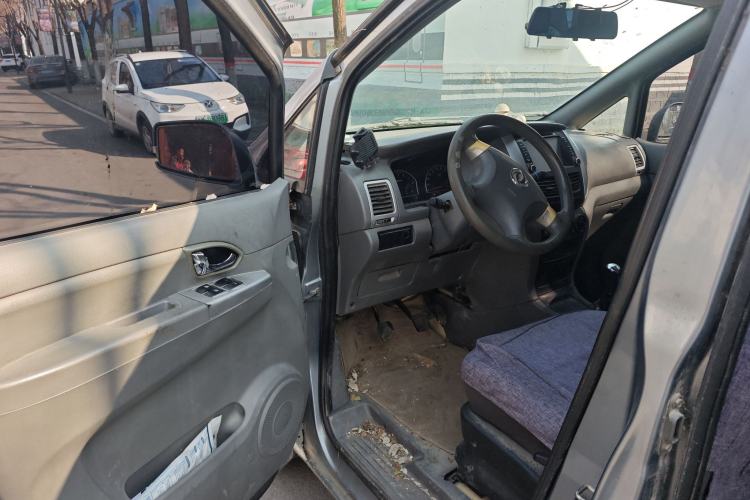 Used Dongfeng Shuaike 2011 1.6L Manual Comfort 7-Seater Driver Seat