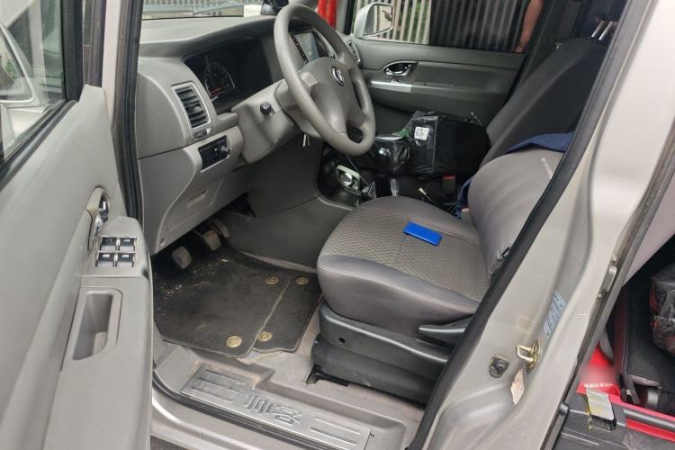 Used Dongfeng Shuaike 2011 1.6L Manual Comfort 7-Seater Driver Seat