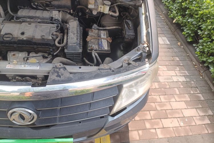 Used Dongfeng Shuaike 2011 1.6L Manual Comfort 7-Seater Engine Bay Left
