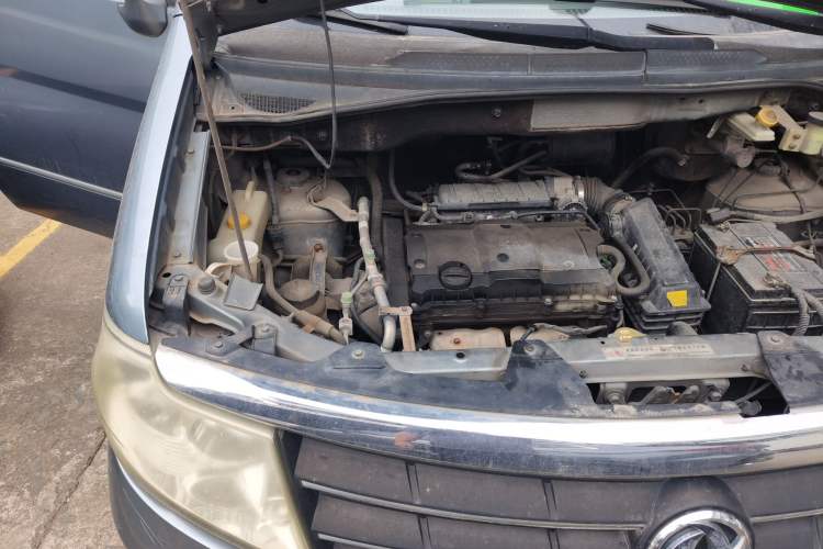 Used Dongfeng Shuaike 2011 1.6L Manual Comfort 7-Seater Engine Bay Right