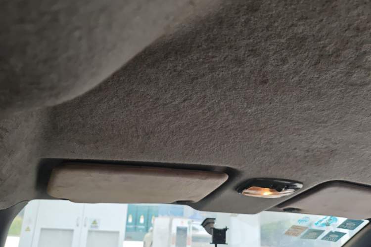 Used Dongfeng Shuaike 2011 1.6L Manual Commercial 5-Seater Headliner