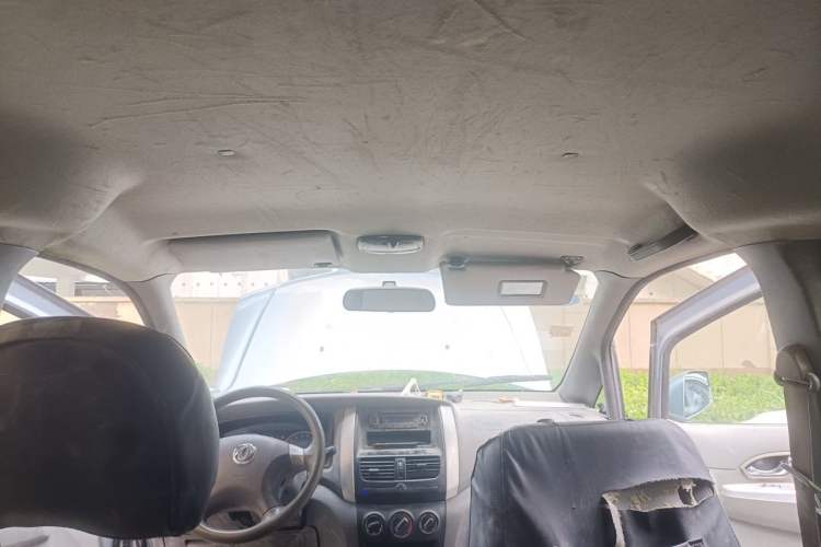 Used Dongfeng Shuaike 2011 1.6L Manual Comfort 7-Seater Headliner