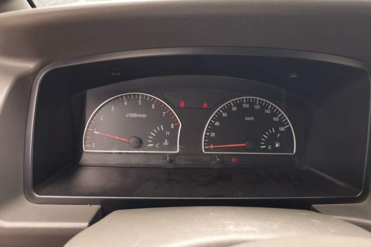 Used Dongfeng Shuaike 2011 1.6L Manual Comfort 7-Seater Instrument Cluster