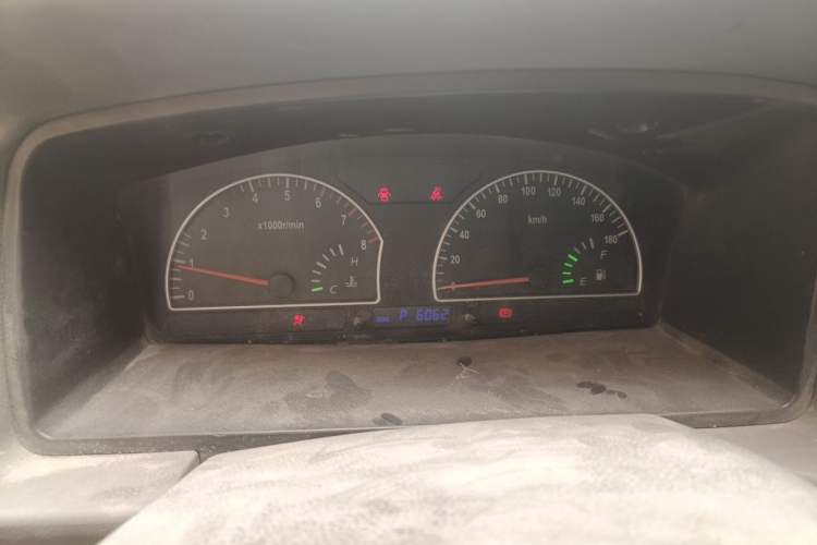 Used Dongfeng Shuaike 2011 1.6L Manual Comfort 7-Seater Instrument Cluster