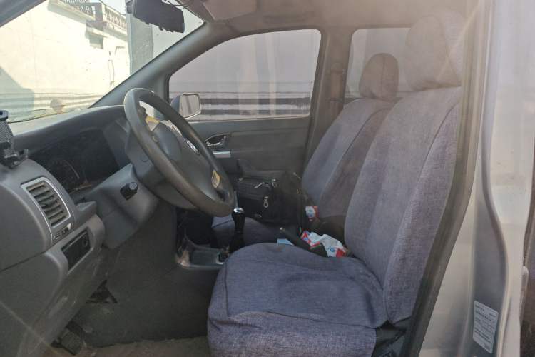 Used Dongfeng Shuaike 2011 1.6L Manual Comfort 7-Seater Left Front Seat
