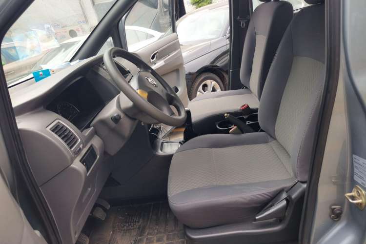 Used Dongfeng Shuaike 2011 1.6L Manual Comfort 7-Seater Left Front Seat