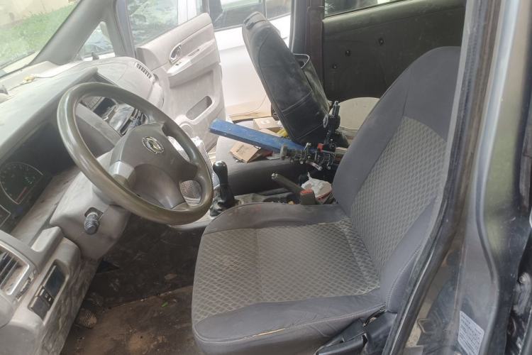 Used Dongfeng Shuaike 2011 1.6L Manual Comfort 7-Seater Left Front Seat