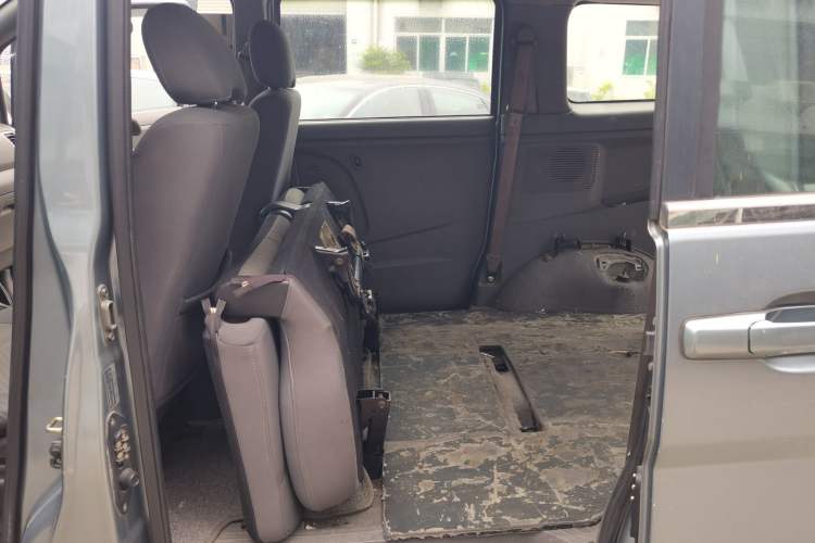 Used Dongfeng Shuaike 2011 1.6L Manual Comfort 7-Seater Left Rear Seat
