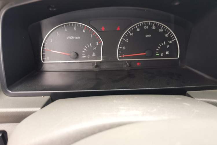 Used Dongfeng Shuaike 2011 1.6L Manual Comfort 7-Seater Odometer Close Up