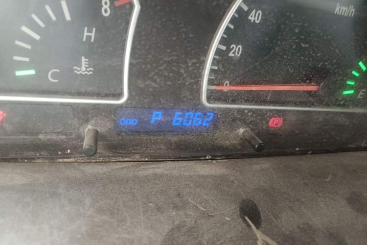 Used Dongfeng Shuaike 2011 1.6L Manual Comfort 7-Seater Odometer Close Up