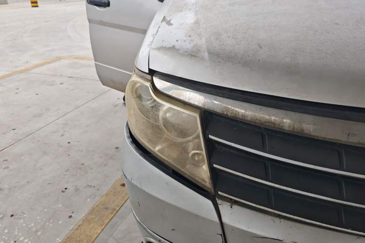 Used Dongfeng Shuaike 2011 1.6L Manual Commercial 5-Seater Right Front Headlight