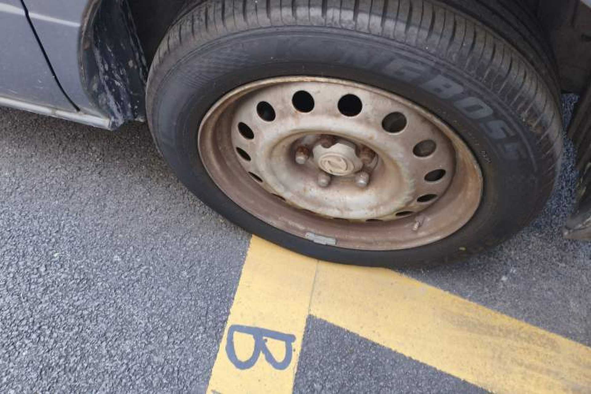 Used Dongfeng Shuaike 2011 1.6L Manual Commercial 5-Seater Right Front Wheel Hub