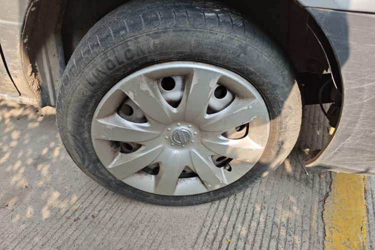 Used Dongfeng Shuaike 2011 1.5L Manual Standard 5-Seater China IV Right Front Wheel Hub