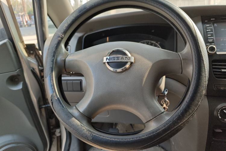 Used Dongfeng Shuaike 2011 1.5L Manual Standard 5-Seater China IV Steering Wheel