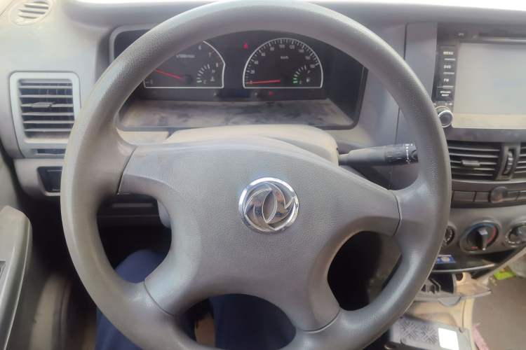 Used Dongfeng Shuaike 2011 1.5L Manual Standard 5-Seater China IV Steering Wheel