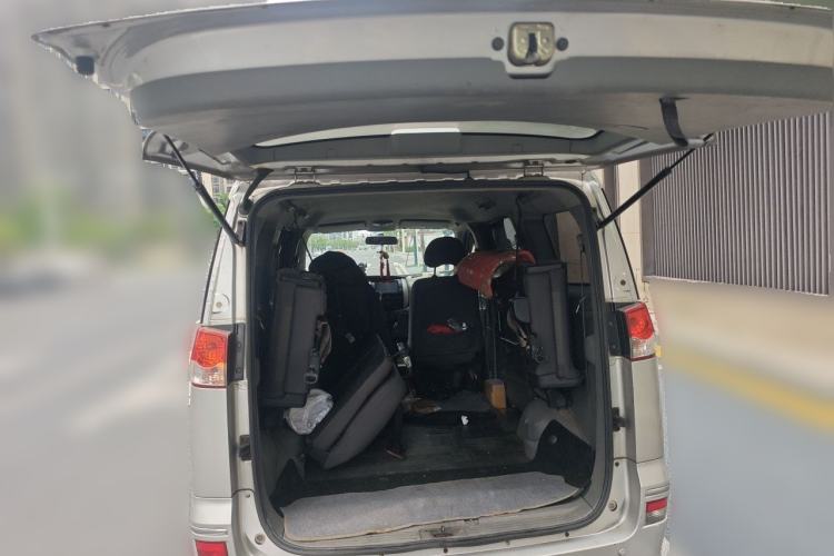 Used Dongfeng Shuaike 2011 1.6L Manual Comfort 7-Seater Trunk