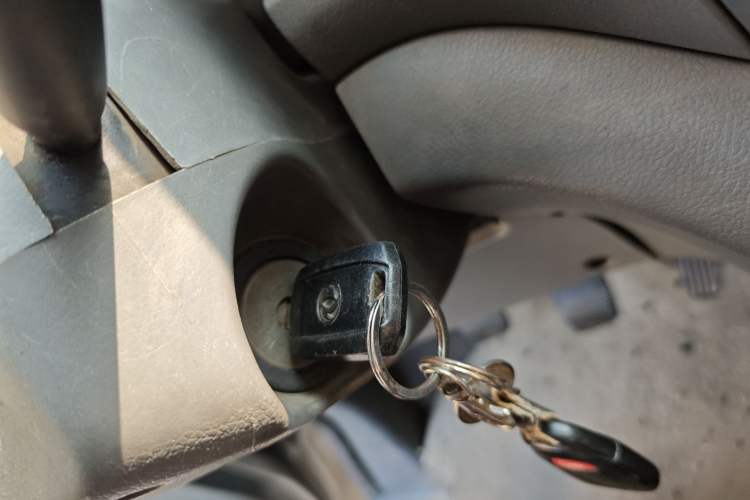Used Dongfeng Shuaike 2011 1.5L Manual Standard 5-Seater China IV Vehicle Key