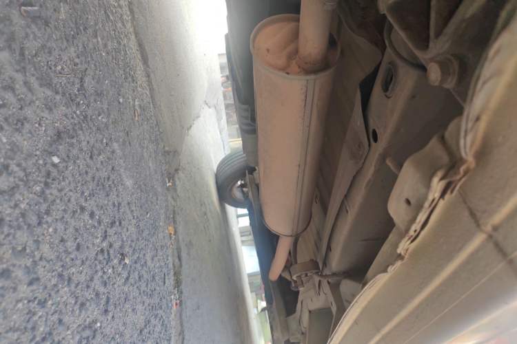 Used Dongfeng Shuaike 2011 1.6L Manual Luxury 7-Seater Chassis Rear Right