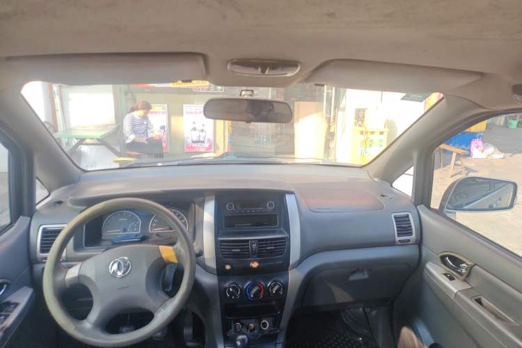 Used Dongfeng Shuaike 2011 1.6L Manual Luxury 7-Seater Headliner