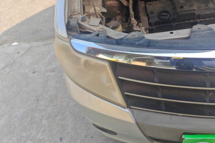 Used Dongfeng Shuaike 2011 1.6L Manual Luxury 7-Seater Right Front Headlight