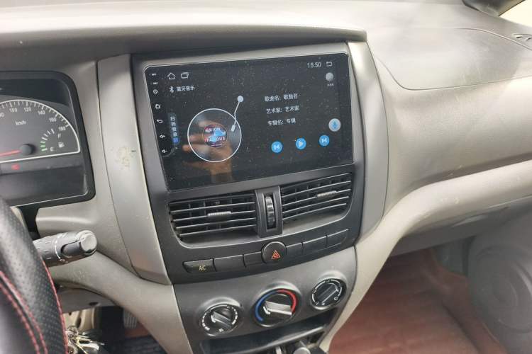 Used Dongfeng Shuaike 2011 1.5L Manual Standard 5-Seater China IV Audio And AC Panel