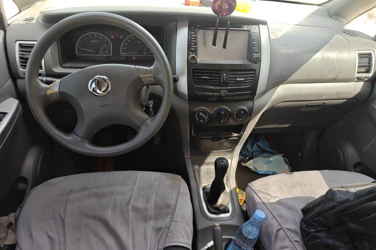 Used Dongfeng Shuaike 2011 1.6L Manual Comfort 7-Seater Center Console