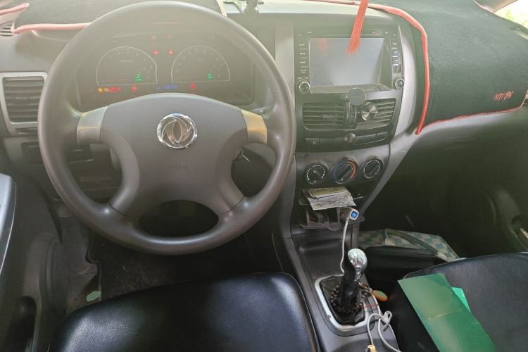 Used Dongfeng Shuaike 2011 1.6L Manual Luxury 7-Seater Center Console