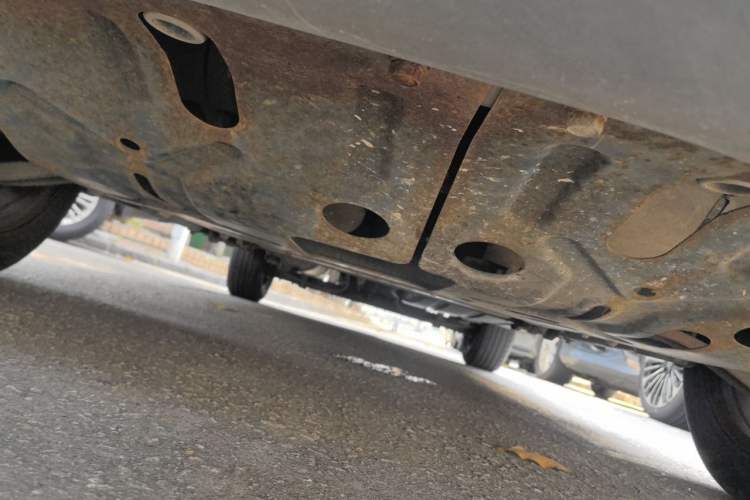 Used Dongfeng Shuaike 2011 1.6L Manual Commercial 5-Seater Chassis Front