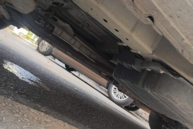 Used Dongfeng Shuaike 2011 1.6L Manual Commercial 5-Seater Chassis Front Left