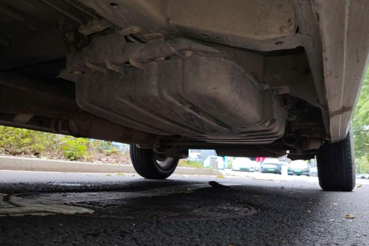 Used Dongfeng Shuaike 2011 1.6L Manual Luxury 7-Seater Chassis Front Left