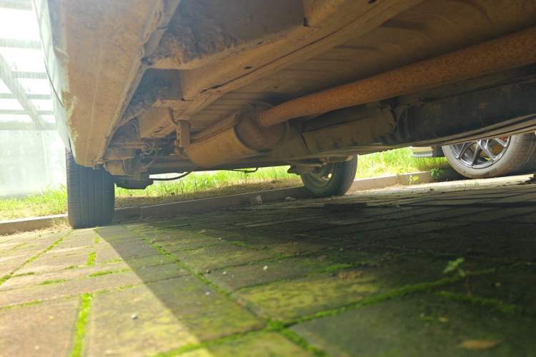 Used Dongfeng Shuaike 2011 1.6L Manual Comfort 7-Seater Chassis Front Right