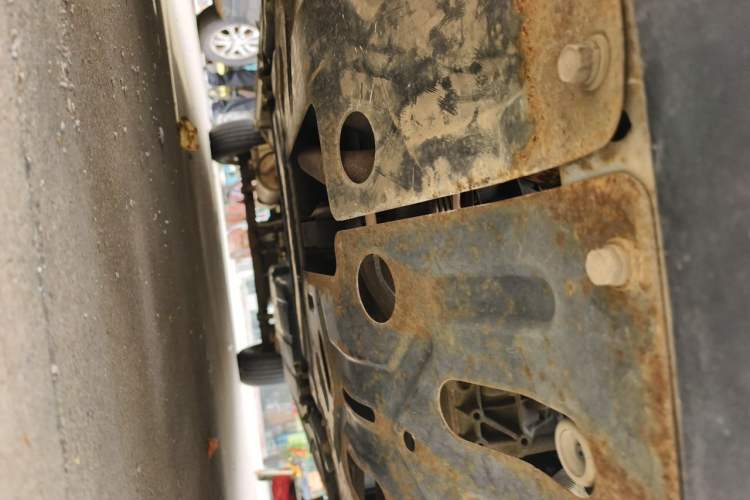 Used Dongfeng Shuaike 2011 1.5L Manual Standard 5-Seater China IV Chassis Front