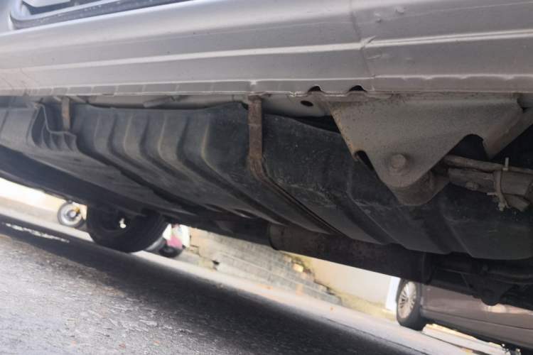 Used Dongfeng Shuaike 2011 1.6L Manual Commercial 5-Seater Chassis Rear Left