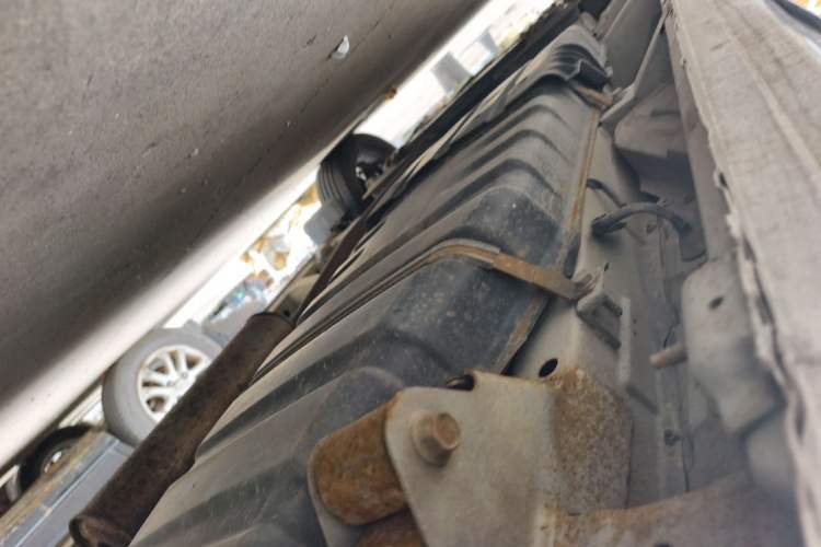 Used Dongfeng Shuaike 2011 1.5L Manual Standard 5-Seater China IV Chassis Rear Left