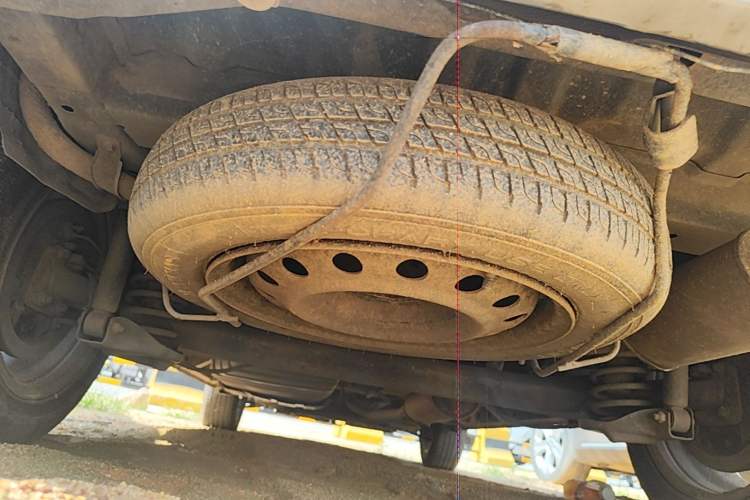 Used Dongfeng Shuaike 2011 1.6L Manual Comfort 7-Seater Chassis Rear