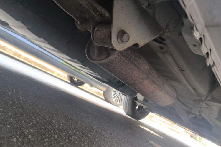 Used Dongfeng Shuaike 2011 1.6L Manual Commercial 5-Seater Chassis Rear Right