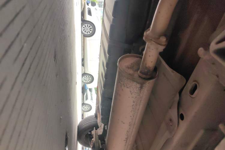 Used Dongfeng Shuaike 2011 1.6L Manual Practical 7-Seater Chassis Rear Right