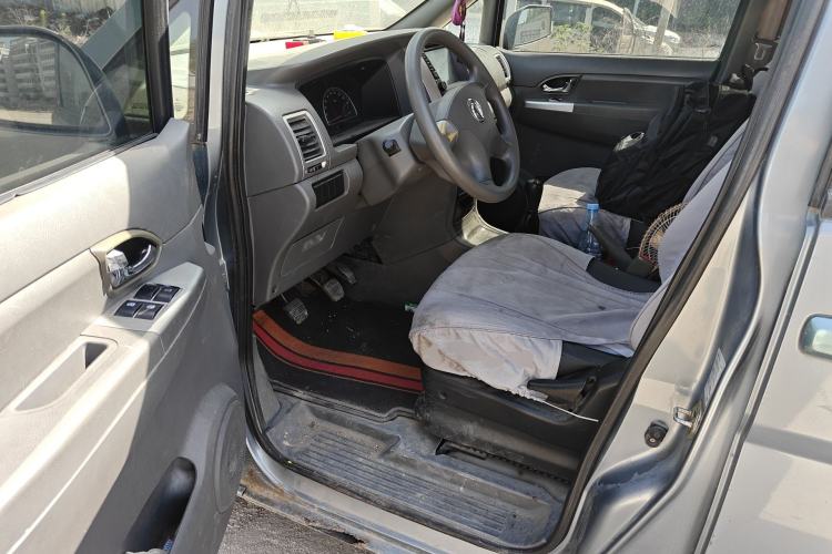 Used Dongfeng Shuaike 2011 1.6L Manual Comfort 7-Seater Driver Seat