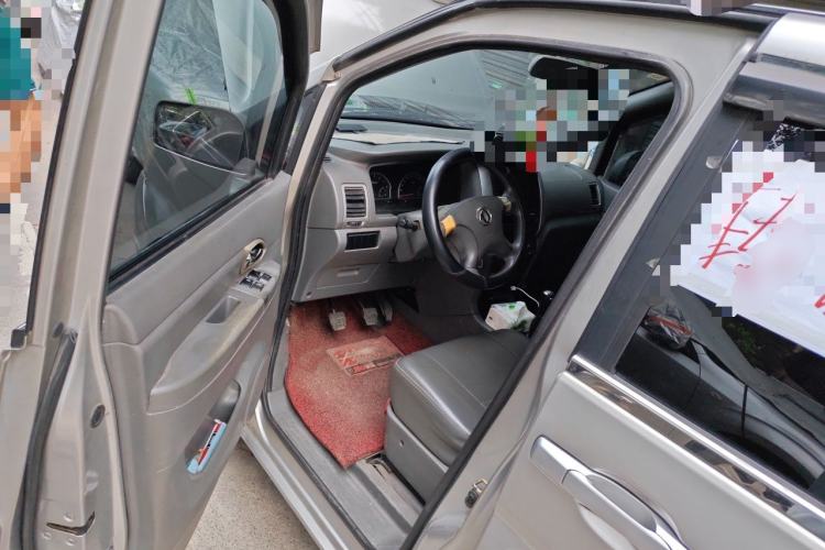 Used Dongfeng Shuaike 2011 1.6L Manual Comfort 7-Seater Driver Seat