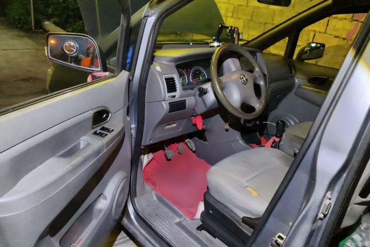 Used Dongfeng Shuaike 2011 1.5L Manual Comfort 7-Seater China IV Standard Driver Seat