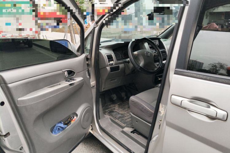 Used Dongfeng Shuaike 2011 1.6L Manual Comfort 7-Seater Driver Seat