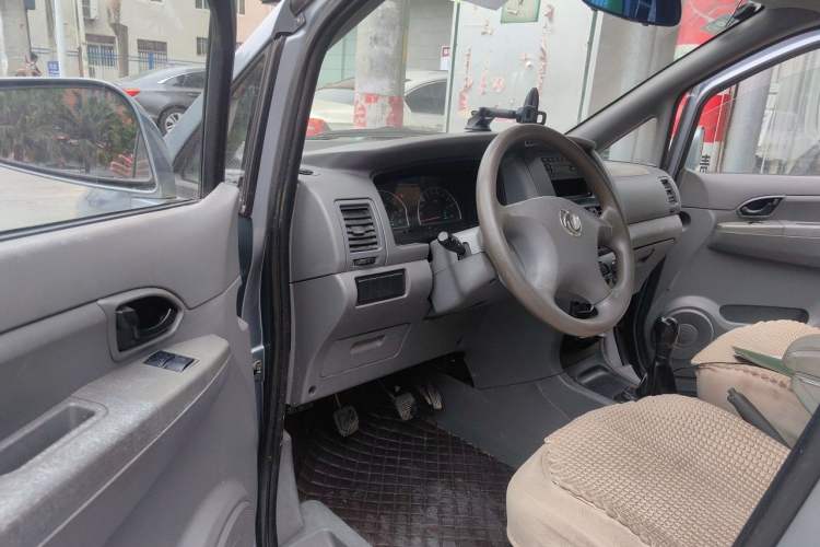 Used Dongfeng Shuaike 2011 1.6L Manual Practical 7-Seater Driver Seat