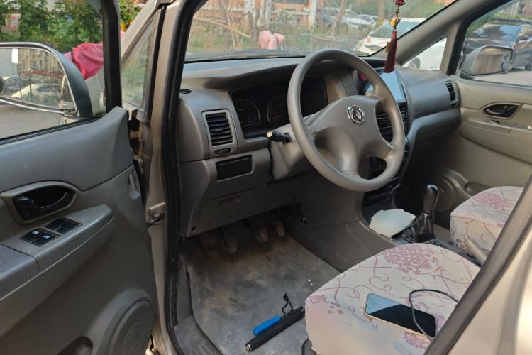 Used Dongfeng Shuaike 2011 1.5L Manual Comfort 7-Seater China IV Standard Driver Seat