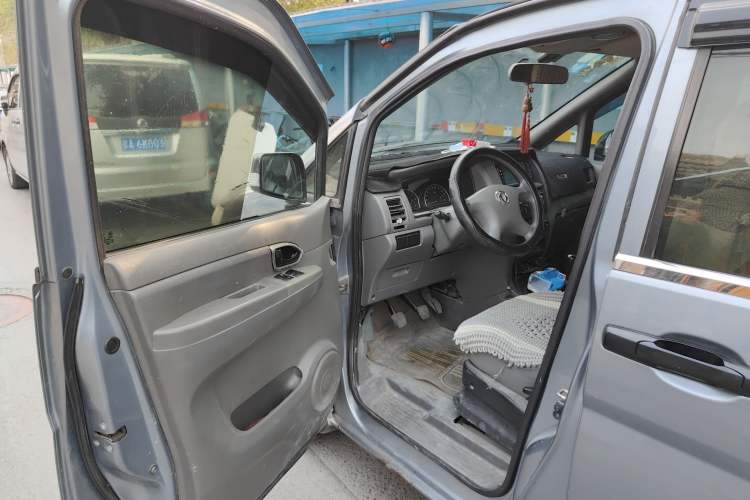 Used Dongfeng Shuaike 2011 1.5L Manual Comfort 7-Seater China IV Standard Driver Seat
