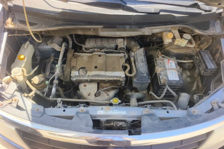 Used Dongfeng Shuaike 2011 1.6L Manual Comfort 7-Seater Engine Bay