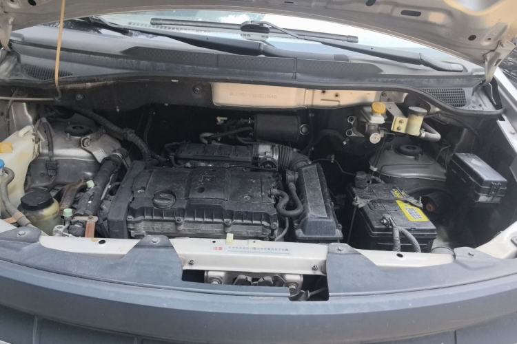 Used Dongfeng Shuaike 2011 1.6L Manual Commercial 5-Seater Engine Bay