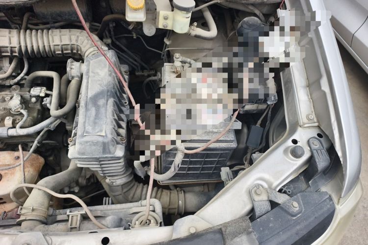 Used Dongfeng Shuaike 2011 1.5L Manual Standard 5-Seater China IV Engine Bay Left